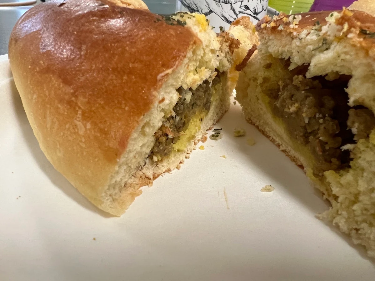 curry beef bun 咖哩牛肉包
